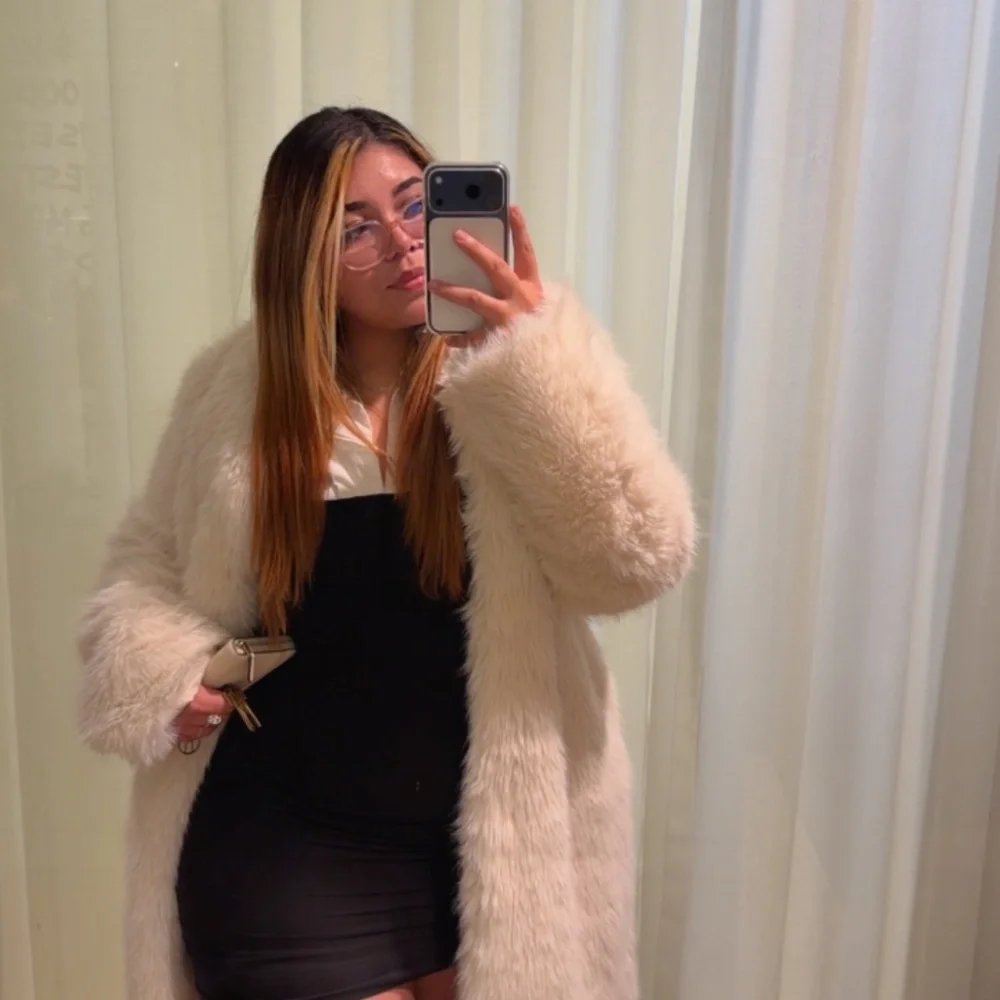 Jobelle Faux Fur Coat - White - XL - Picture 2 of 4